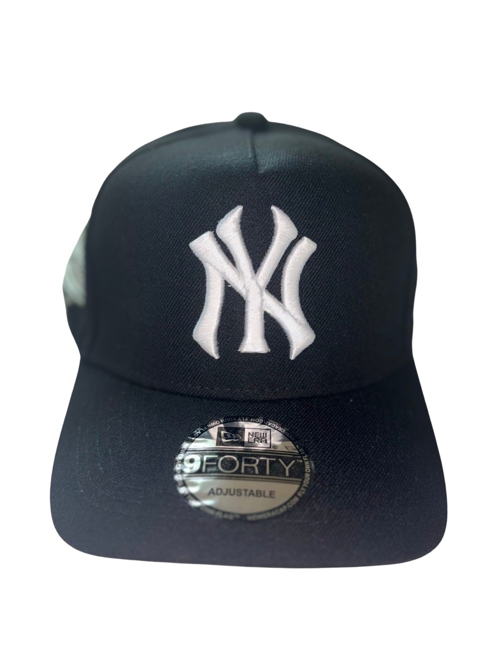 New Era NY Yankees 9FORTY Adjustable Baseball Cap - Black & White